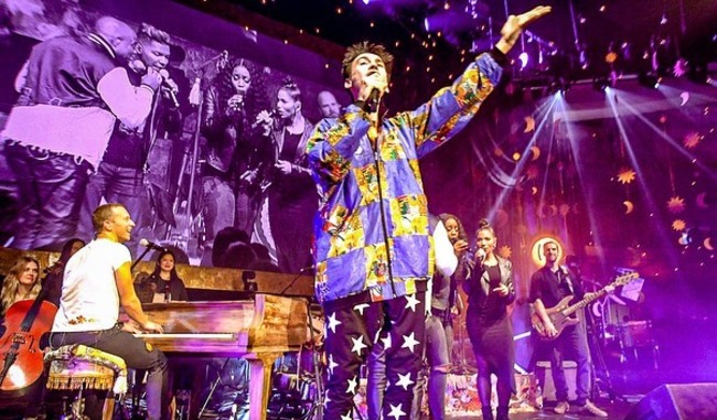 jacob collier singing a song with coldplay in los angeles