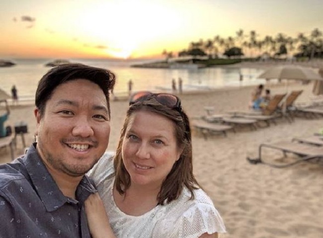 Roy Choi met vriendelijke, vrouw Caroline Shin-Manguera 