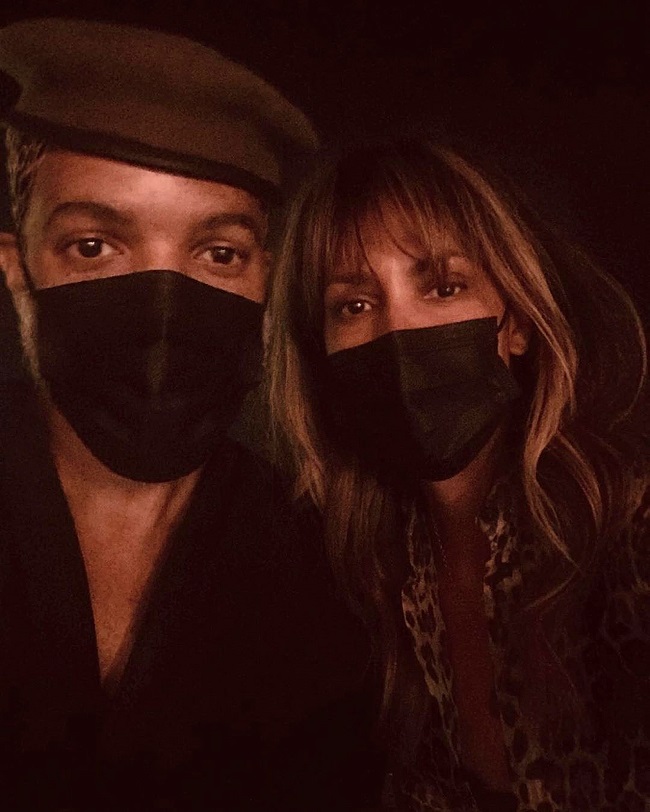 https://www.instagram.com/p/CFp_7R2lF8L/halleberryVerifiedYou’ve got to COORDINATE. ??#MasksSaveLivesCredit: Halle Berry Instagram