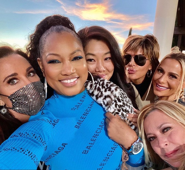 crystal kung minkoff with other cast member rhobh