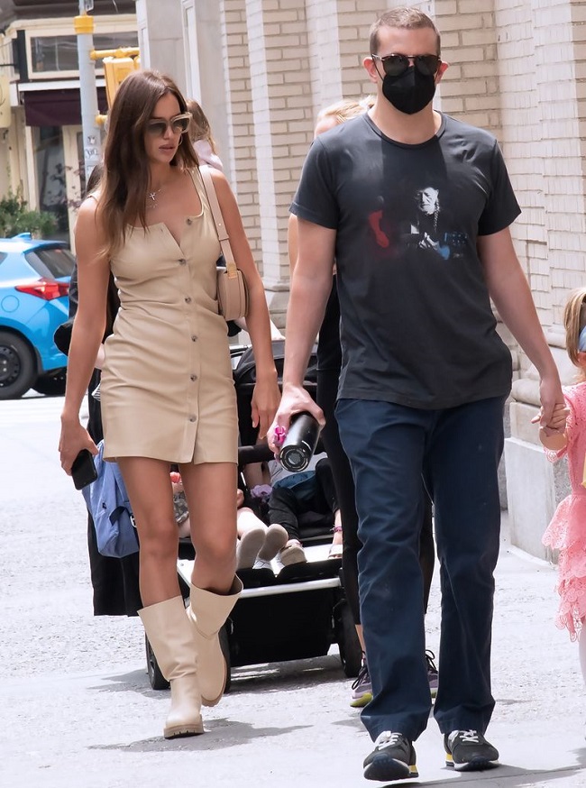 irina shayk and bradley cooper with their daughter lea