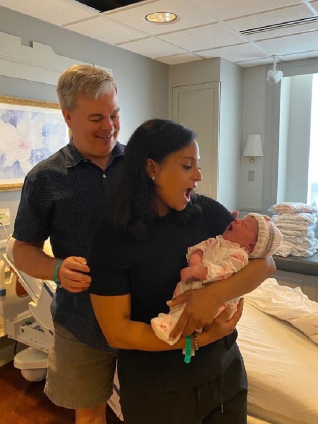 kristen welker with husband and newly born baby